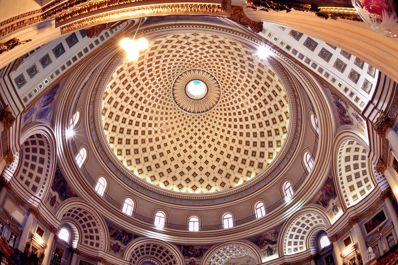Private guided experience Mosta Dome